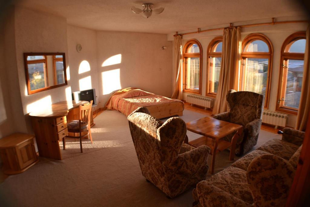 Family Hotel Silver Smolyan Room photo