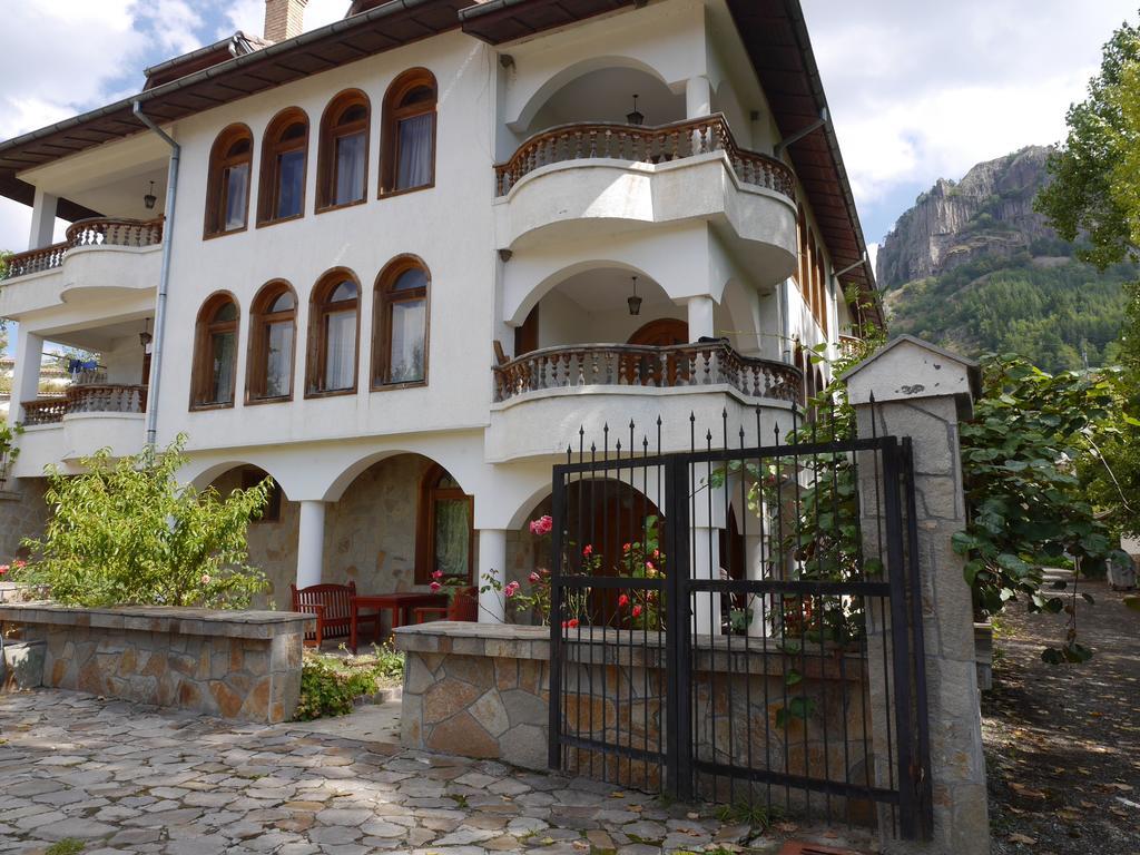 Family Hotel Silver Smolyan Exterior photo