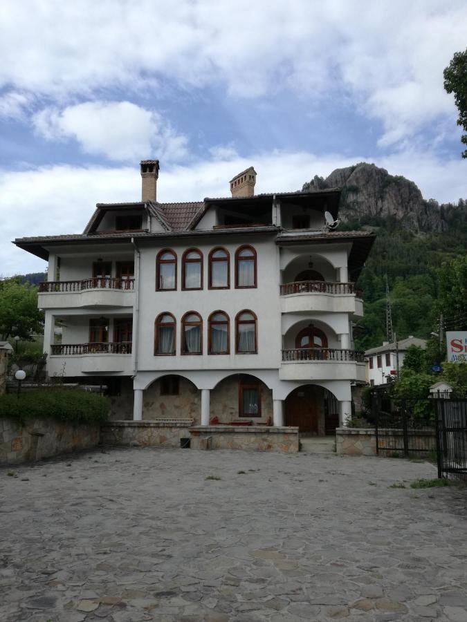 Family Hotel Silver Smolyan Exterior photo